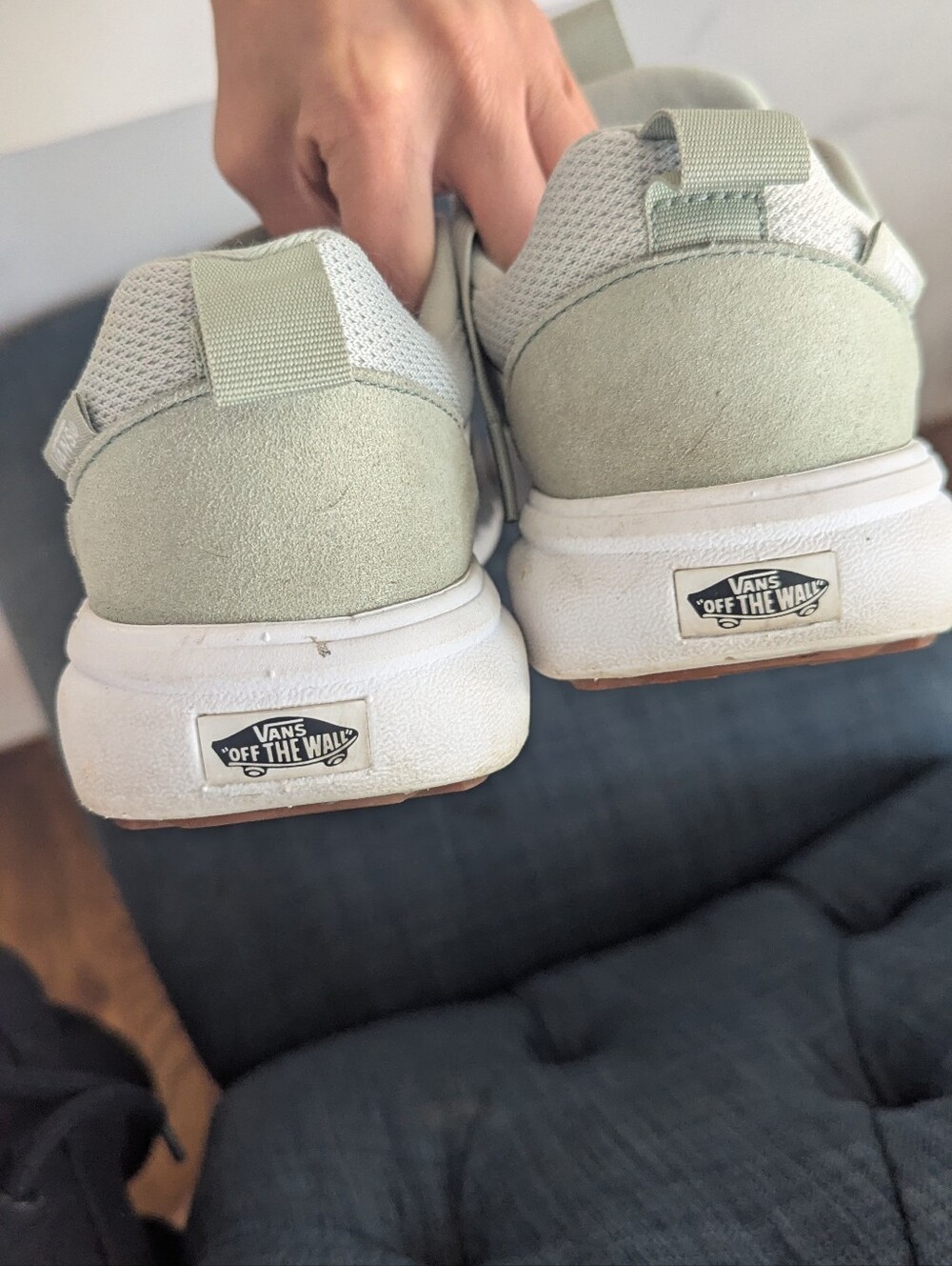 vans sneakers - Picture 4 of 6